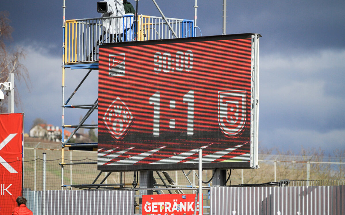 Videotafel Flyeralarm Arena Endstand Kickers Regensburg Videotafel Flyeralarm Arena Endstand Kickers Regensburg
